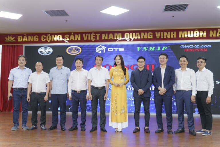 Bộ đôi giải pháp AI MiraBOT và MiraWEB của GMO-Z.com RUNSYSTEM gây ấn tượng tại hội nghị chuyển đổi số tỉnh Thanh Hoá